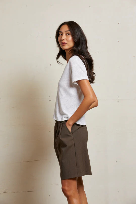 Rosie - linen blend Vneck T - Natural - Perfect White Tee