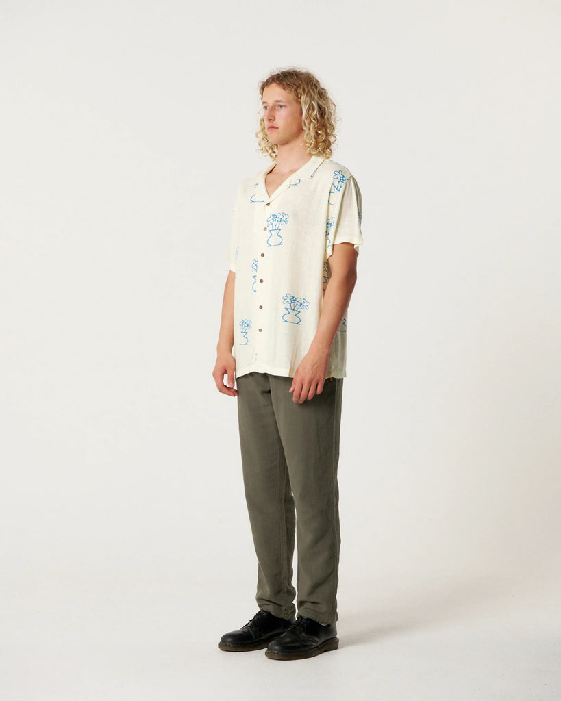 Mellow Resort Shirt - Ecru / Critical Slide