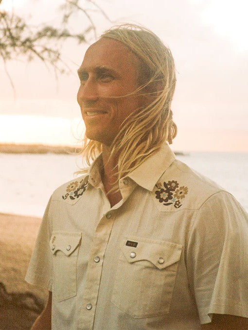 Crosscut Deluxe Shortsleeve Shirt - Off White / Howler Bros